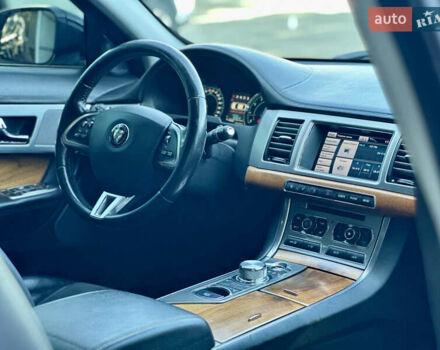 Черный Ягуар ХФ, объемом двигателя 2.97 л и пробегом 202 тыс. км за 9700 $, фото 16 на Automoto.ua