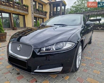 Черный Ягуар ХФ, объемом двигателя 2.2 л и пробегом 269 тыс. км за 14800 $, фото 5 на Automoto.ua