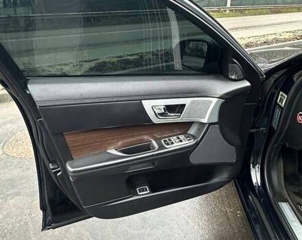 Черный Ягуар ХФ, объемом двигателя 2.97 л и пробегом 282 тыс. км за 9500 $, фото 9 на Automoto.ua