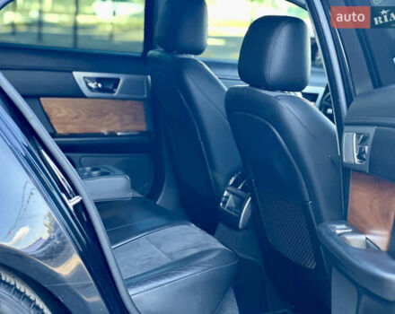 Черный Ягуар ХФ, объемом двигателя 2.97 л и пробегом 202 тыс. км за 9700 $, фото 19 на Automoto.ua