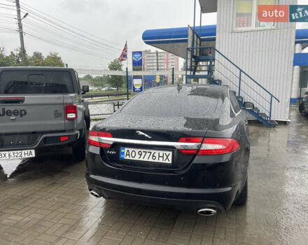 Черный Ягуар ХФ, объемом двигателя 2.99 л и пробегом 320 тыс. км за 13500 $, фото 2 на Automoto.ua