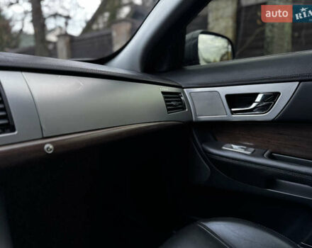 Черный Ягуар ХФ, объемом двигателя 2.18 л и пробегом 147 тыс. км за 10700 $, фото 31 на Automoto.ua