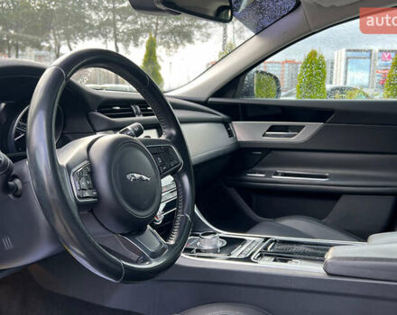 Чорний Ягуар ХФ, об'ємом двигуна 3 л та пробігом 177 тис. км за 16750 $, фото 9 на Automoto.ua