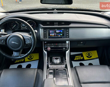 Чорний Ягуар ХФ, об'ємом двигуна 3 л та пробігом 177 тис. км за 16750 $, фото 11 на Automoto.ua