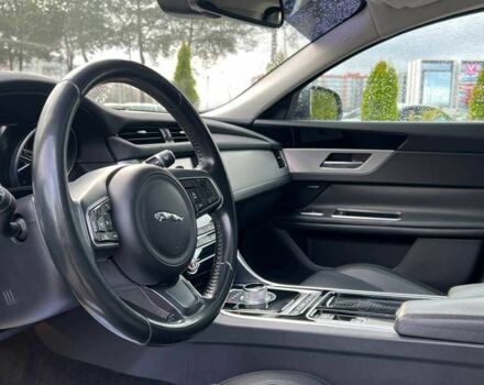 Черный Ягуар ХФ, объемом двигателя 3 л и пробегом 177 тыс. км за 16750 $, фото 9 на Automoto.ua