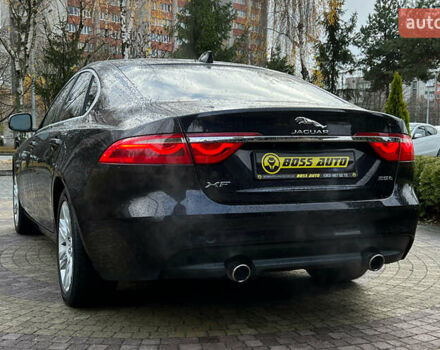 Чорний Ягуар ХФ, об'ємом двигуна 3 л та пробігом 177 тис. км за 16750 $, фото 4 на Automoto.ua