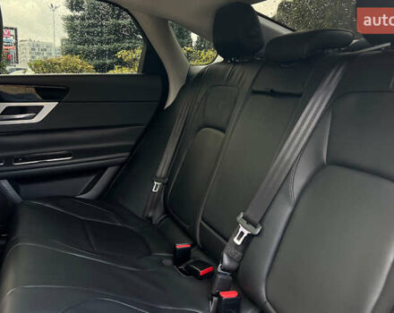 Чорний Ягуар ХФ, об'ємом двигуна 3 л та пробігом 177 тис. км за 16750 $, фото 22 на Automoto.ua