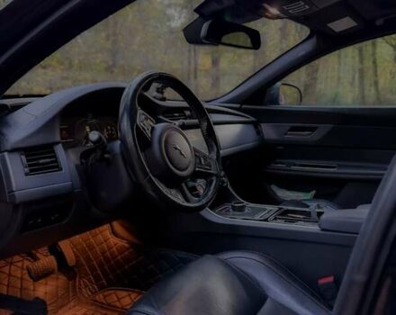 Чорний Ягуар ХФ, об'ємом двигуна 2 л та пробігом 110 тис. км за 20000 $, фото 2 на Automoto.ua