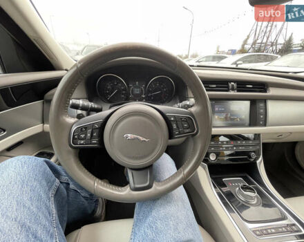 Чорний Ягуар ХФ, об'ємом двигуна 3 л та пробігом 71 тис. км за 17000 $, фото 9 на Automoto.ua