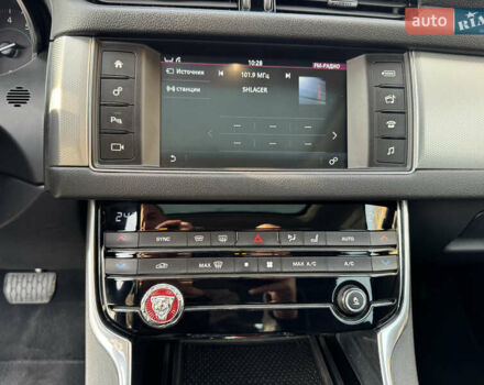 Черный Ягуар ХФ, объемом двигателя 3 л и пробегом 181 тыс. км за 17500 $, фото 38 на Automoto.ua