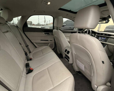 Черный Ягуар ХФ, объемом двигателя 3 л и пробегом 148 тыс. км за 18700 $, фото 5 на Automoto.ua