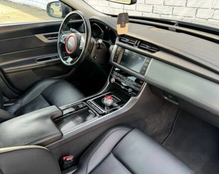 Чорний Ягуар ХФ, об'ємом двигуна 3 л та пробігом 181 тис. км за 17500 $, фото 8 на Automoto.ua