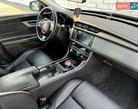 Черный Ягуар ХФ, объемом двигателя 3 л и пробегом 181 тыс. км за 17500 $, фото 31 на Automoto.ua