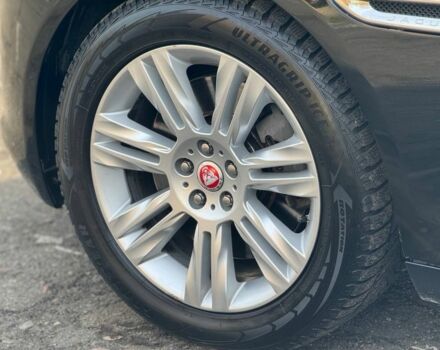 Чорний Ягуар ХФ, об'ємом двигуна 3 л та пробігом 181 тис. км за 17500 $, фото 4 на Automoto.ua