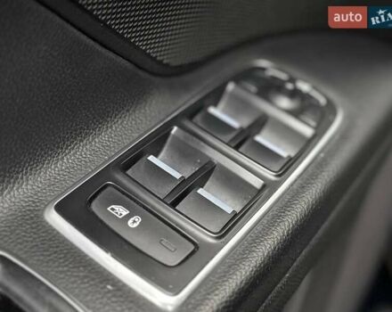 Черный Ягуар ХФ, объемом двигателя 2 л и пробегом 158 тыс. км за 15900 $, фото 14 на Automoto.ua