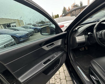 Чорний Ягуар ХФ, об'ємом двигуна 2 л та пробігом 123 тис. км за 19900 $, фото 4 на Automoto.ua