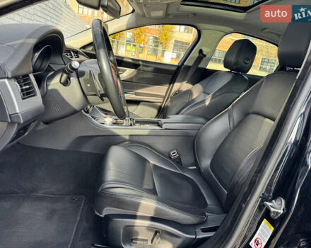 Черный Ягуар ХФ, объемом двигателя 3 л и пробегом 181 тыс. км за 17500 $, фото 33 на Automoto.ua