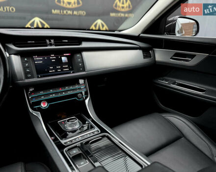 Черный Ягуар ХФ, объемом двигателя 2 л и пробегом 113 тыс. км за 17600 $, фото 18 на Automoto.ua