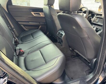 Чорний Ягуар ХФ, об'ємом двигуна 3 л та пробігом 181 тис. км за 17500 $, фото 9 на Automoto.ua