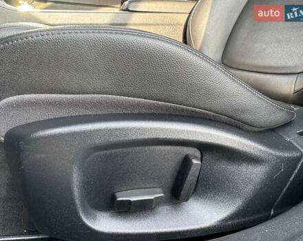 Черный Ягуар ХФ, объемом двигателя 3 л и пробегом 181 тыс. км за 17500 $, фото 35 на Automoto.ua