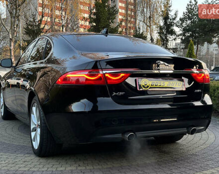 Черный Ягуар ХФ, объемом двигателя 0 л и пробегом 124 тыс. км за 20500 $, фото 4 на Automoto.ua