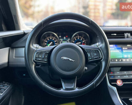 Черный Ягуар ХФ, объемом двигателя 0 л и пробегом 124 тыс. км за 20500 $, фото 9 на Automoto.ua