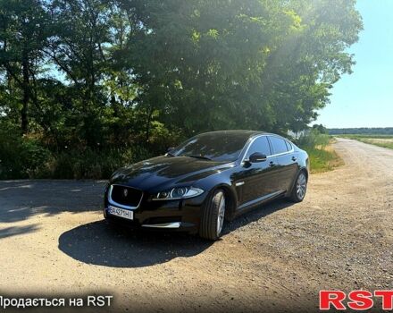 Чорний Ягуар ХФ, об'ємом двигуна 2 л та пробігом 210 тис. км за 13000 $, фото 1 на Automoto.ua