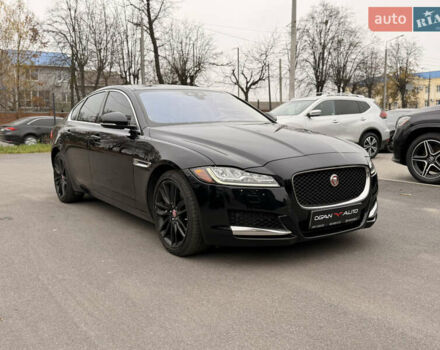 Черный Ягуар ХФ, объемом двигателя 3 л и пробегом 148 тыс. км за 18700 $, фото 1 на Automoto.ua