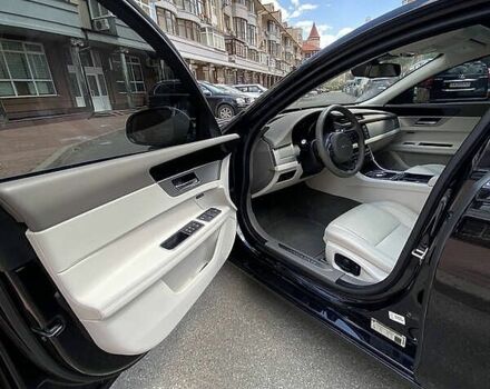 Черный Ягуар ХФ, объемом двигателя 3 л и пробегом 155 тыс. км за 18000 $, фото 1 на Automoto.ua