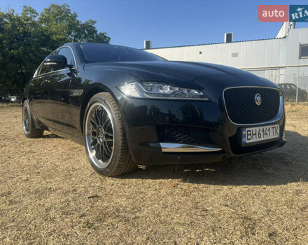 Черный Ягуар ХФ, объемом двигателя 2 л и пробегом 170 тыс. км за 24500 $, фото 1 на Automoto.ua