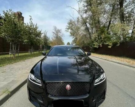 Черный Ягуар ХФ, объемом двигателя 2 л и пробегом 95 тыс. км за 15500 $, фото 1 на Automoto.ua