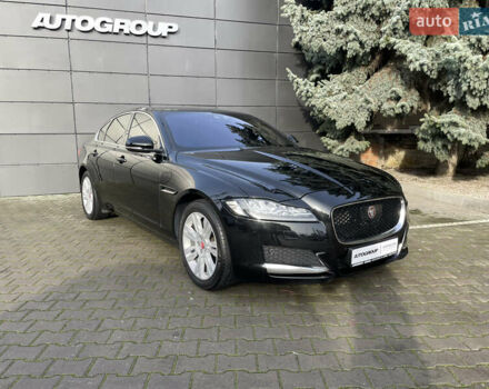 Черный Ягуар ХФ, объемом двигателя 2 л и пробегом 100 тыс. км за 24500 $, фото 1 на Automoto.ua