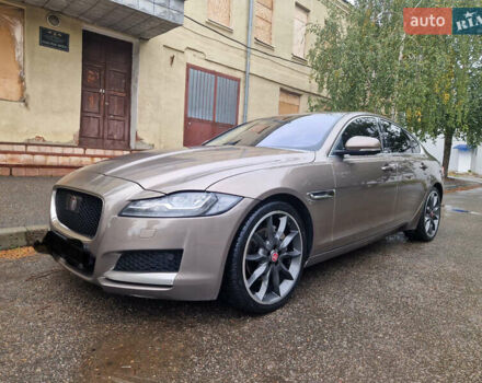 Коричневый Ягуар ХФ, объемом двигателя 2 л и пробегом 130 тыс. км за 20500 $, фото 3 на Automoto.ua