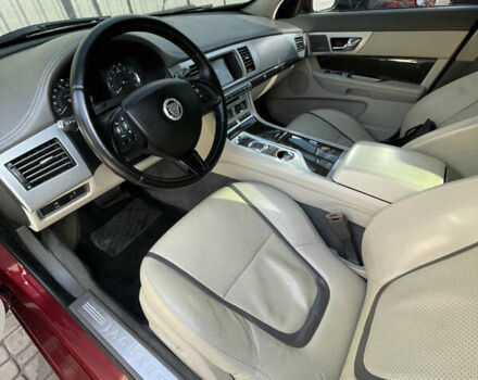 Красный Ягуар ХФ, объемом двигателя 2 л и пробегом 134 тыс. км за 12500 $, фото 6 на Automoto.ua