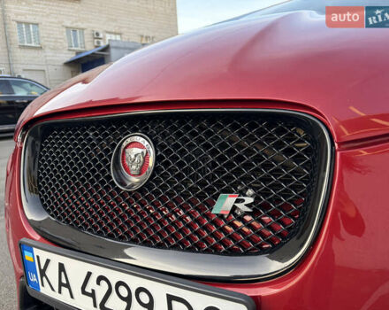 Красный Ягуар ХФ, объемом двигателя 2.97 л и пробегом 112 тыс. км за 15500 $, фото 1 на Automoto.ua