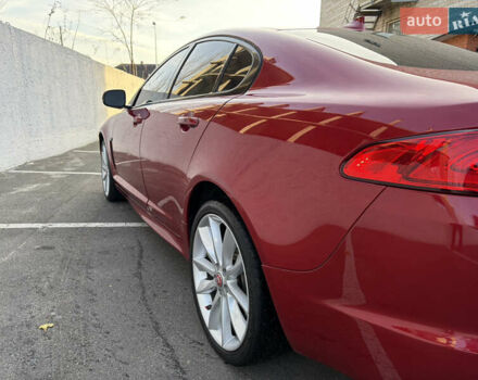 Красный Ягуар ХФ, объемом двигателя 2.97 л и пробегом 112 тыс. км за 15500 $, фото 3 на Automoto.ua
