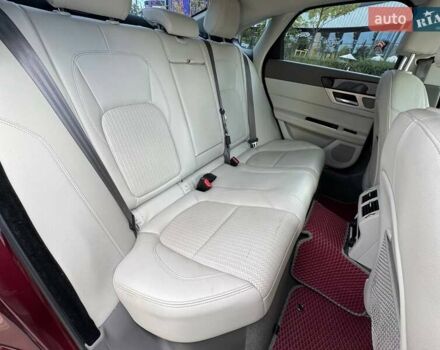 Красный Ягуар ХФ, объемом двигателя 3 л и пробегом 129 тыс. км за 18490 $, фото 9 на Automoto.ua