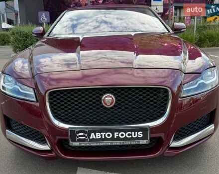 Красный Ягуар ХФ, объемом двигателя 3 л и пробегом 129 тыс. км за 15490 $, фото 1 на Automoto.ua