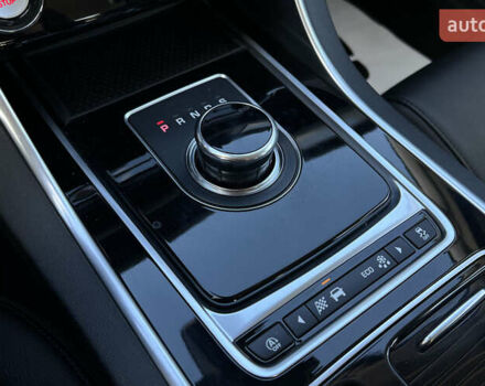 Ягуар ХФ 2017 у Львові на Automoto.ua Червоний Ягуар ХФ, об'ємом двигуна 0 л та пробігом 225 тис. км за 18999 $, фото 13 на Automoto.ua