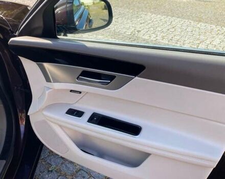 Ягуар ХФ 2018 в Киеве на Automoto.ua Красный Ягуар ХФ, объемом двигателя 2 л и пробегом 97 тыс. км за 25800 $, фото 20 на Automoto.ua