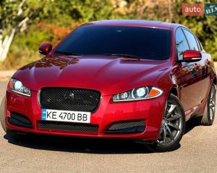 Красный Ягуар ХФ, объемом двигателя 2 л и пробегом 133 тыс. км за 12800 $, фото 1 на Automoto.ua