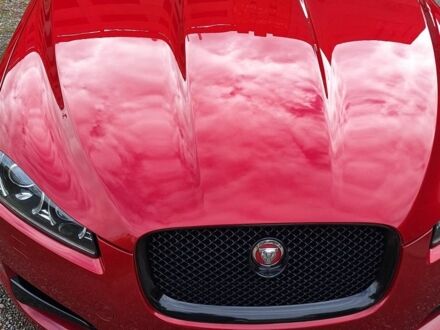 Красный Ягуар ХФ, объемом двигателя 3 л и пробегом 150 тыс. км за 15196 $, фото 1 на Automoto.ua