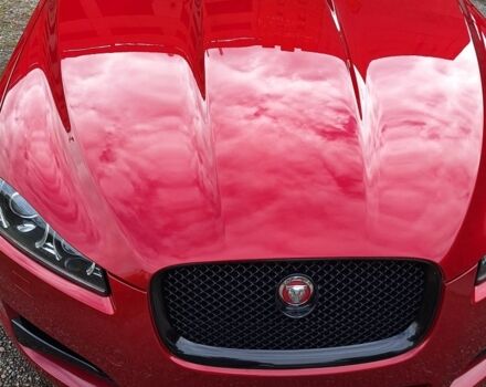 Красный Ягуар ХФ, объемом двигателя 3 л и пробегом 150 тыс. км за 15196 $, фото 1 на Automoto.ua