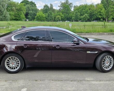 Красный Ягуар ХФ, объемом двигателя 2 л и пробегом 188 тыс. км за 23000 $, фото 1 на Automoto.ua