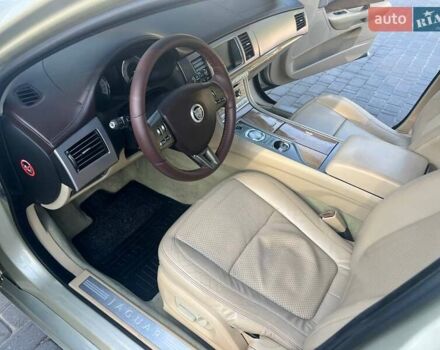 Желтый Ягуар ХФ, объемом двигателя 2.97 л и пробегом 120 тыс. км за 7500 $, фото 40 на Automoto.ua