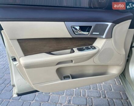 Желтый Ягуар ХФ, объемом двигателя 2.97 л и пробегом 120 тыс. км за 7500 $, фото 46 на Automoto.ua