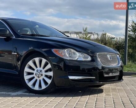 Серый Ягуар ХФ, объемом двигателя 2.7 л и пробегом 183 тыс. км за 10400 $, фото 1 на Automoto.ua