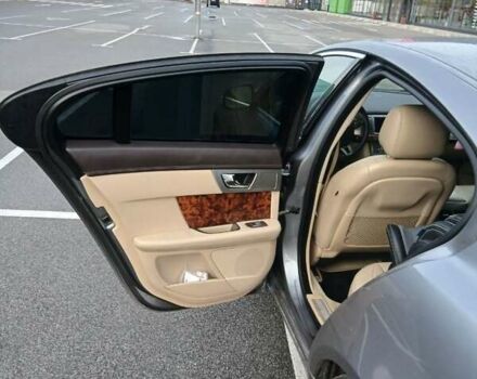 Ягуар ХФ 2009 в Киеве на Automoto.ua Серый Ягуар ХФ, объемом двигателя 2.72 л и пробегом 240 тыс. км за 10000 $, фото 1 на Automoto.ua