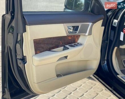 Серый Ягуар ХФ, объемом двигателя 2.7 л и пробегом 183 тыс. км за 10400 $, фото 10 на Automoto.ua