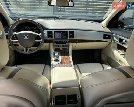 Сірий Ягуар ХФ, об'ємом двигуна 2.97 л та пробігом 150 тис. км за 16500 $, фото 13 на Automoto.ua